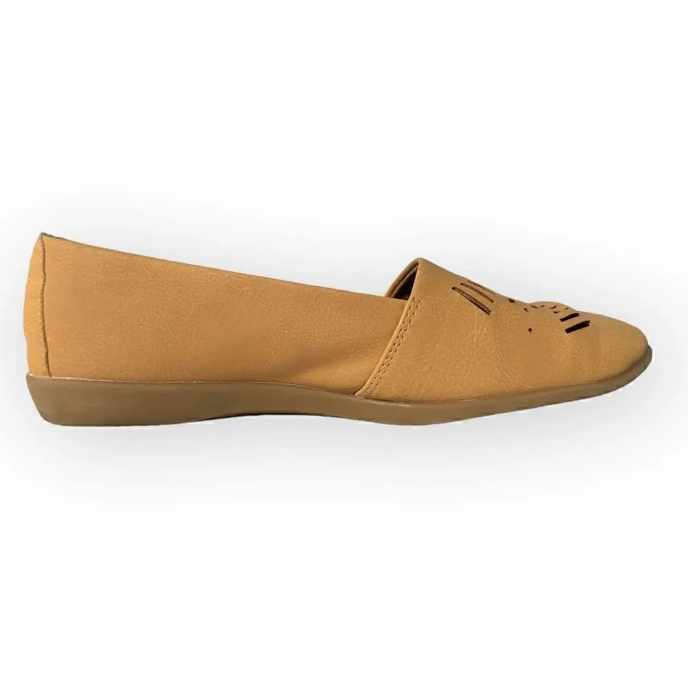 A2 slip on comfort shoes women’s size 7.5